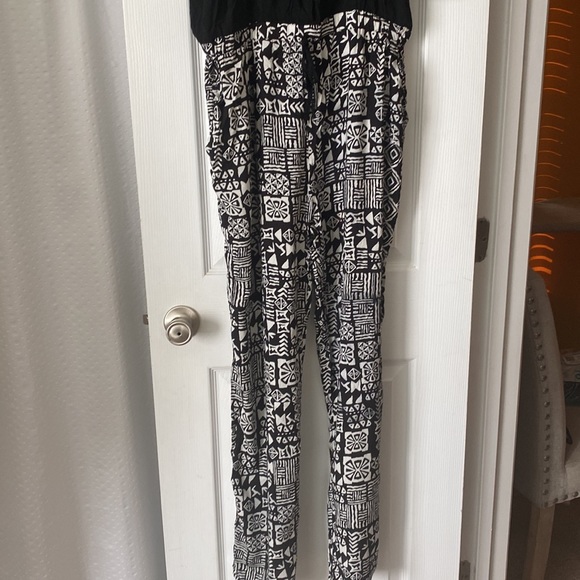 Charlotte Russe Womens Romper - Picture 4 of 7